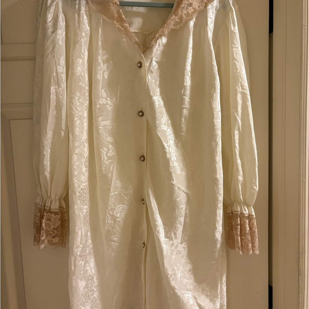 Elegant Cream Lace Trim Nightgown